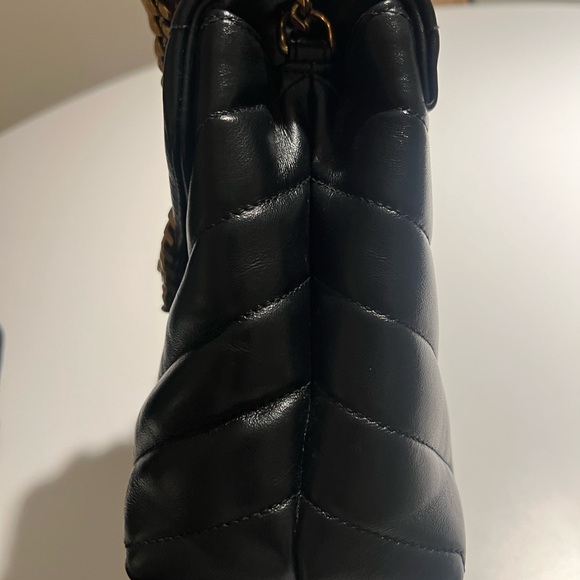 Saint Laurent - Loulou Small Leather Shoulder Bag - Black - Picture 7 of 15